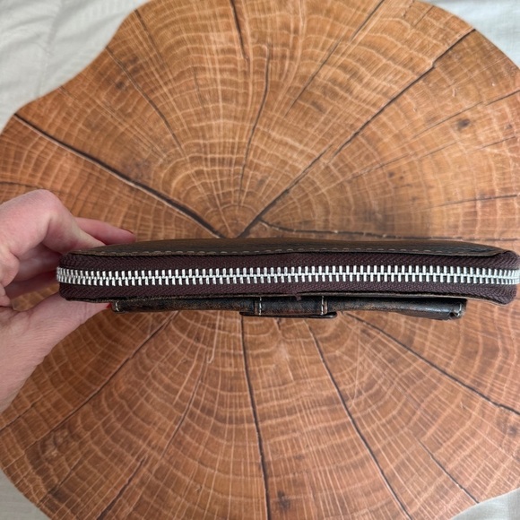 Handmade Leather Wallet Full Zip - Picture 3 of 14